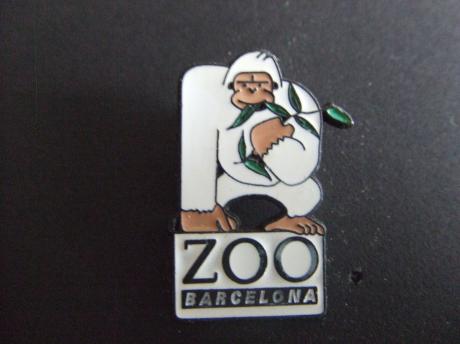 Dierentuin Barcelona gorilla wit eet blad